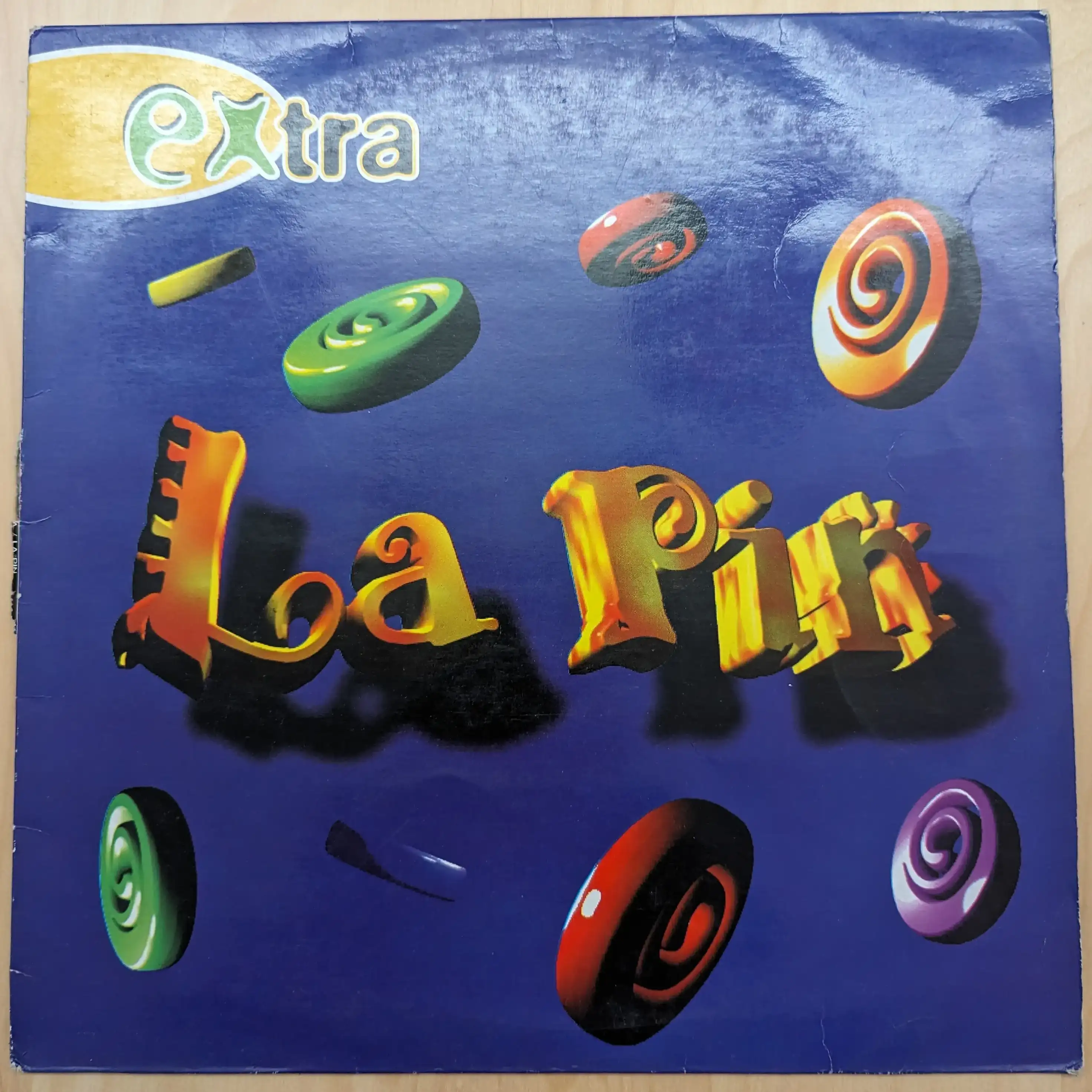 Extra La Pin